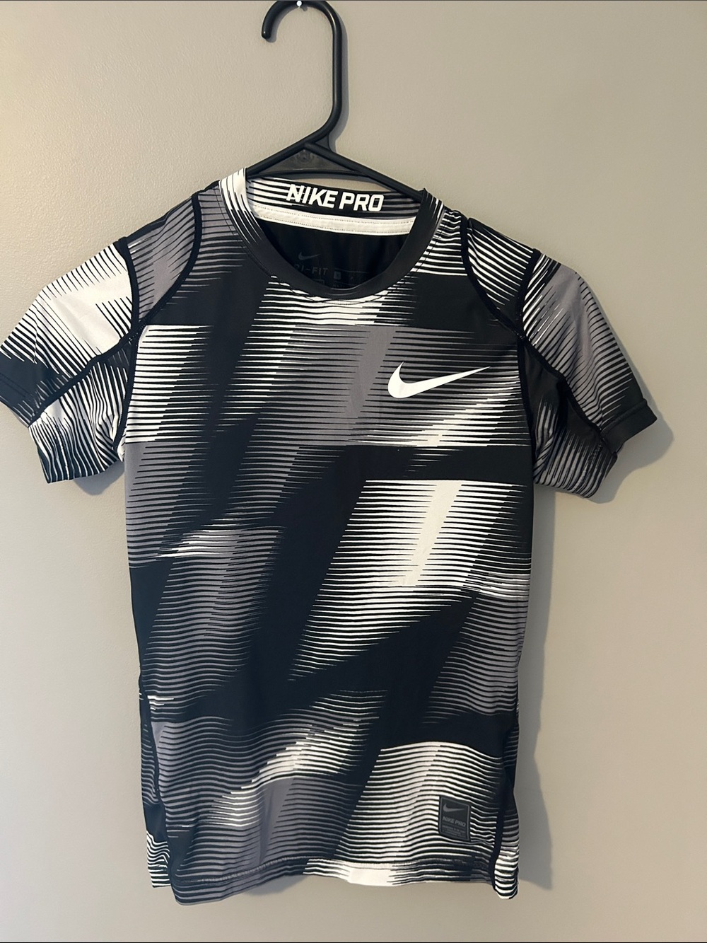 Nike Black & White Graphic Dri-FIT Short Sleeve Tee - Youth Small